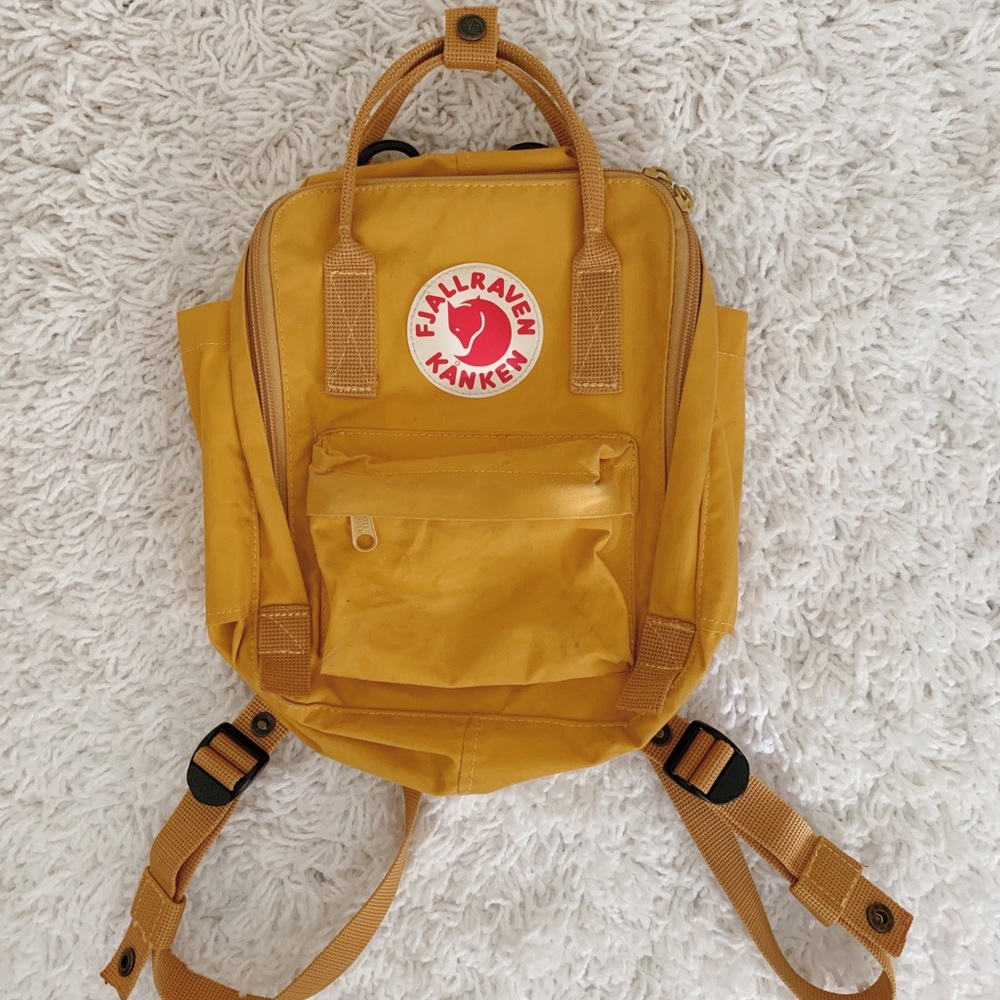 ★ FJALLRAVEN Kanken Mini ★